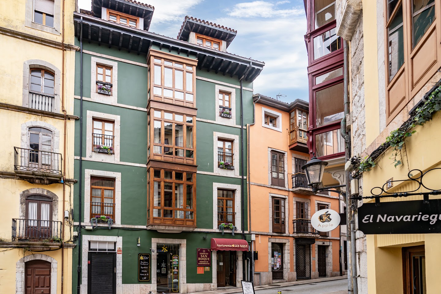 APARTAMENTOS SAN ROQUE, apartment accommodation in Llanes on the Camino del Norte