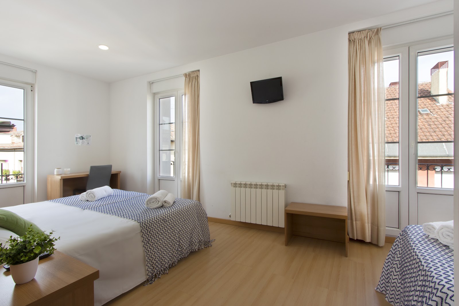 Hostal La Numantina photo 4, guesthouse accommodation in Logroño on the Camino Frances