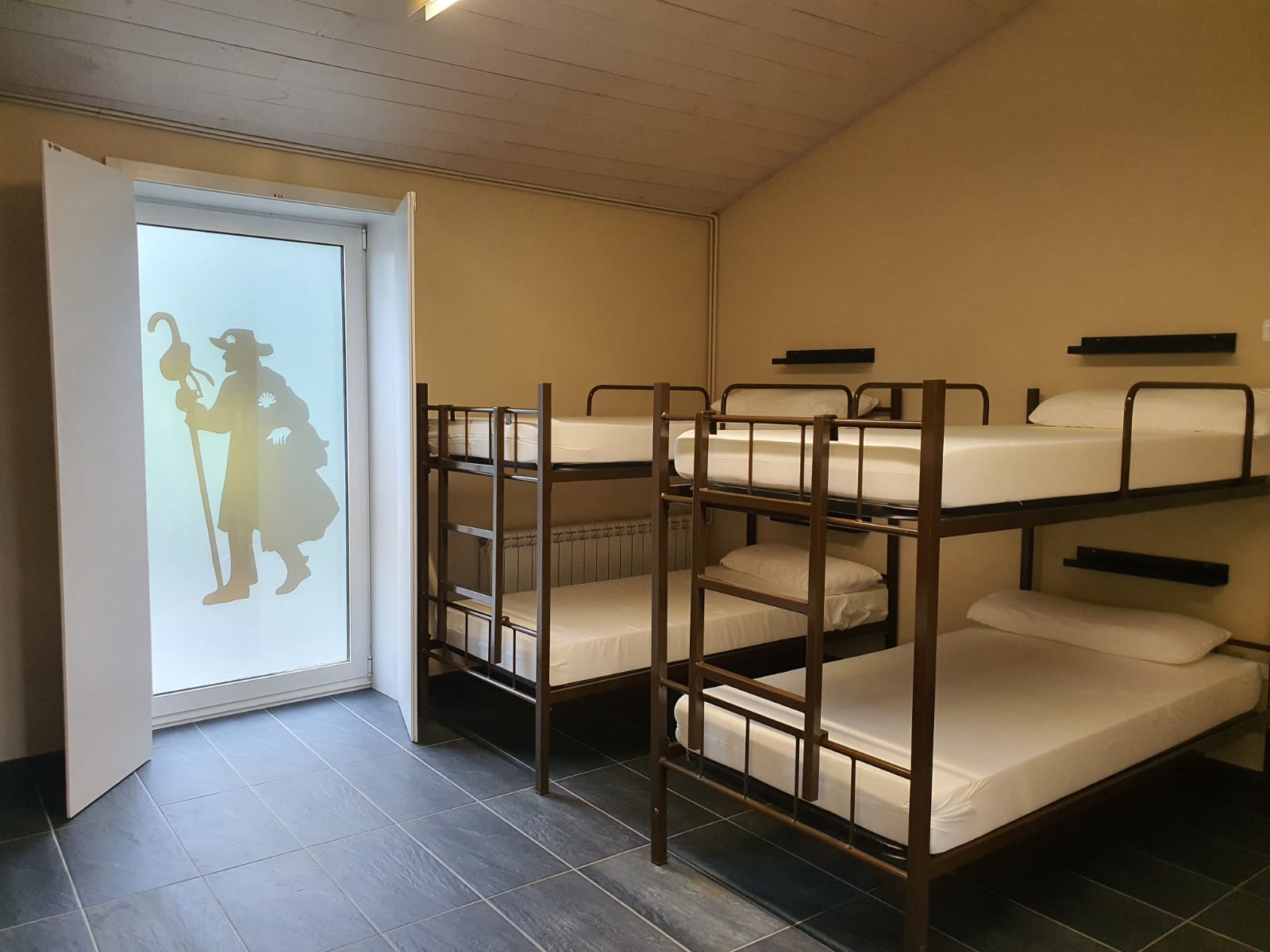 Albergue A casa de Carmen photo 2, hostel accommodation in Barbadelo on the Camino Frances