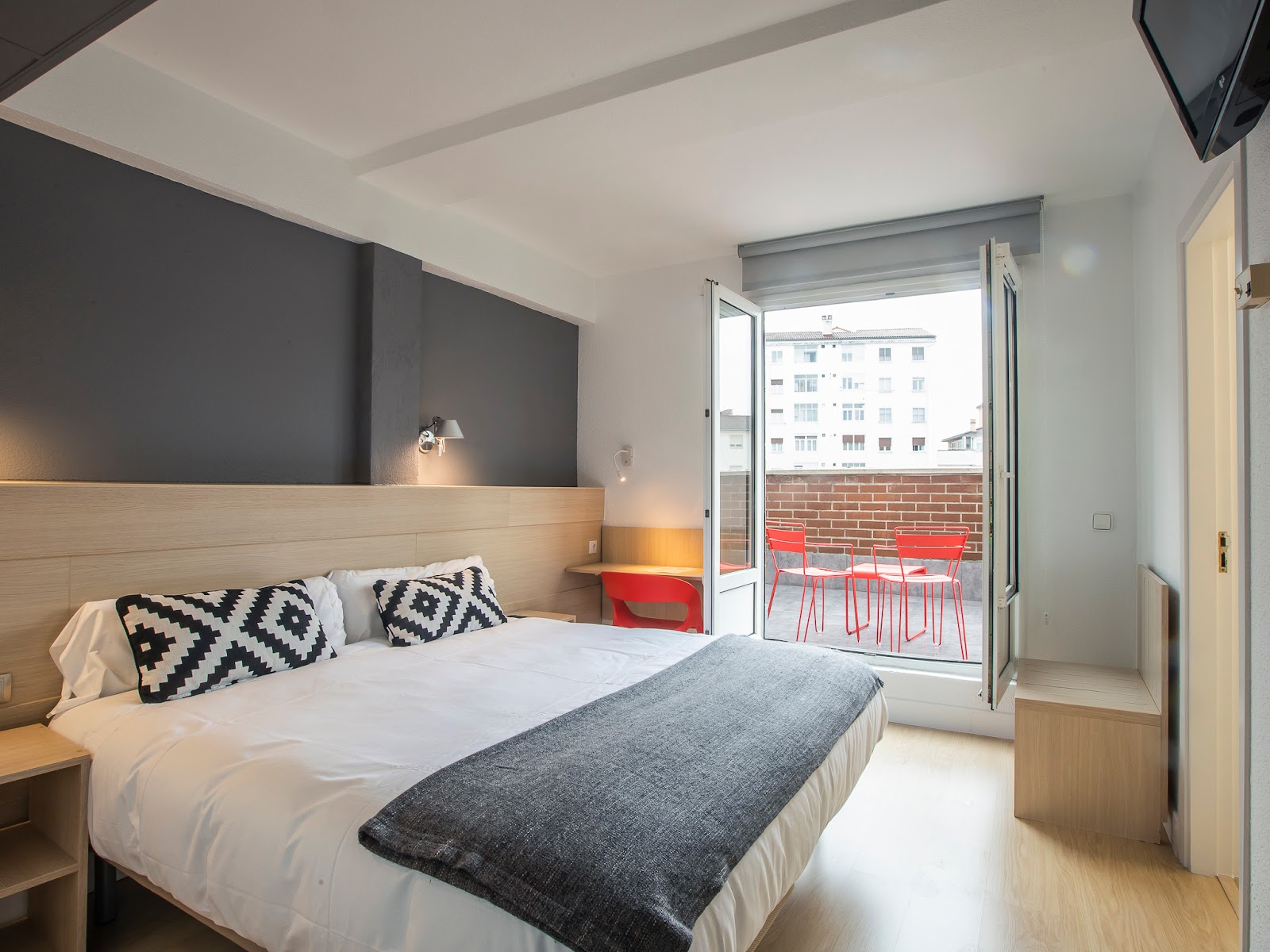 Hotel Burlada photo 5, hotel accommodation in Trinidad de Arre / Villava on the Camino Frances