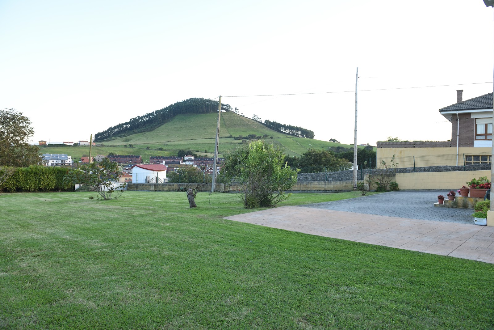 Apartments Los Solares, apartment accommodation in Mogro on the Camino del Norte