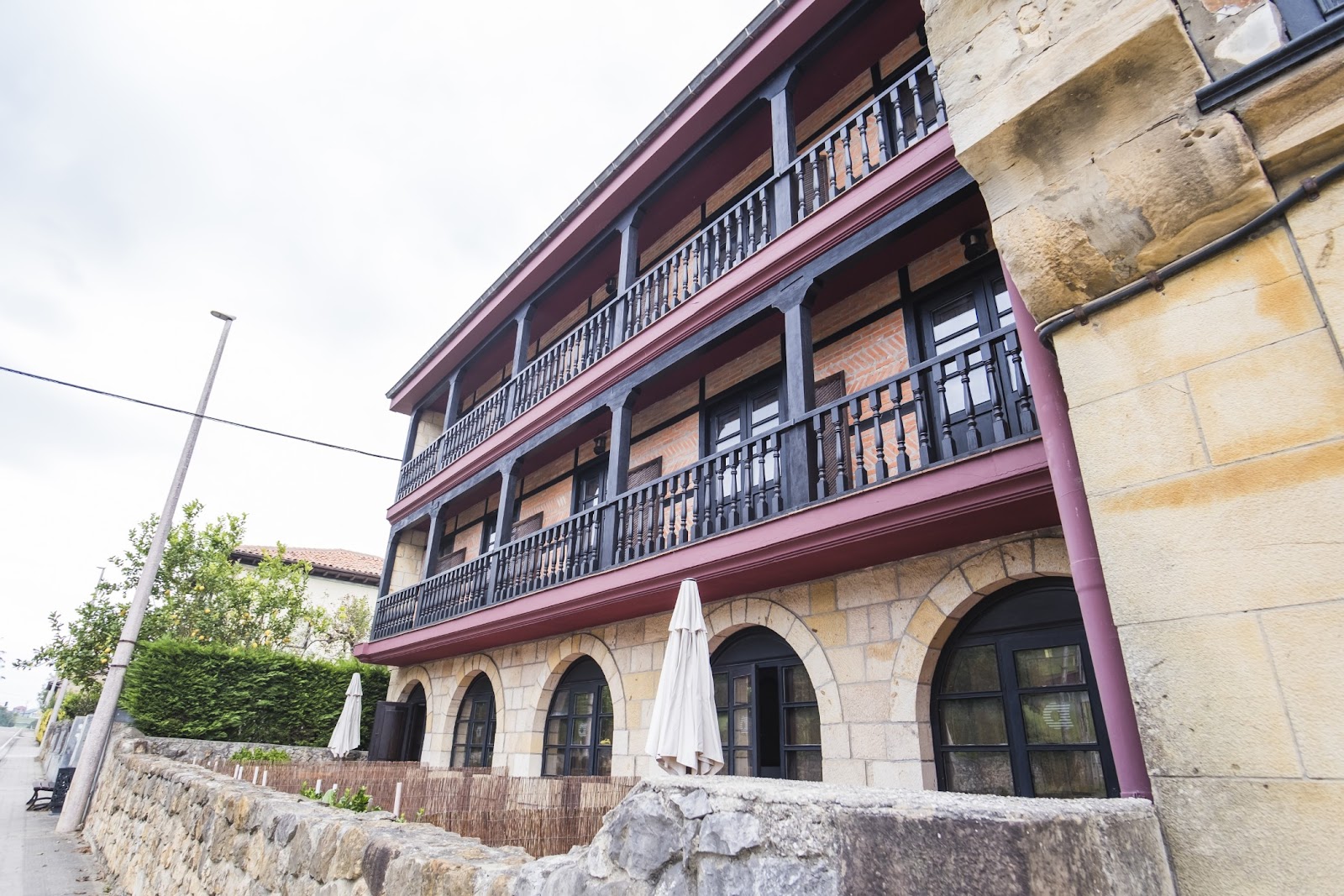 Hotel Puerto Calderon, hotel accommodation in Oreña on the Camino del Norte