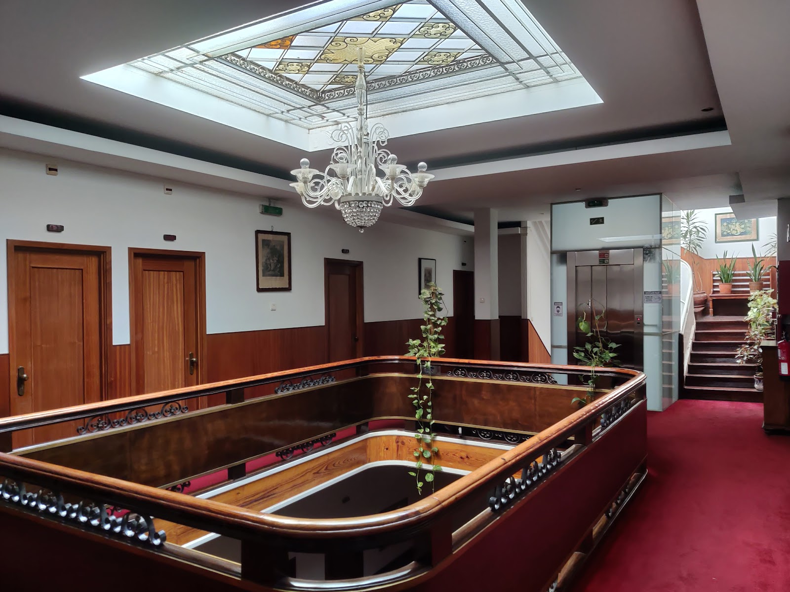 Peninsular Hotel photo 7, hotel accommodation in Porto on the Camino Portuguese