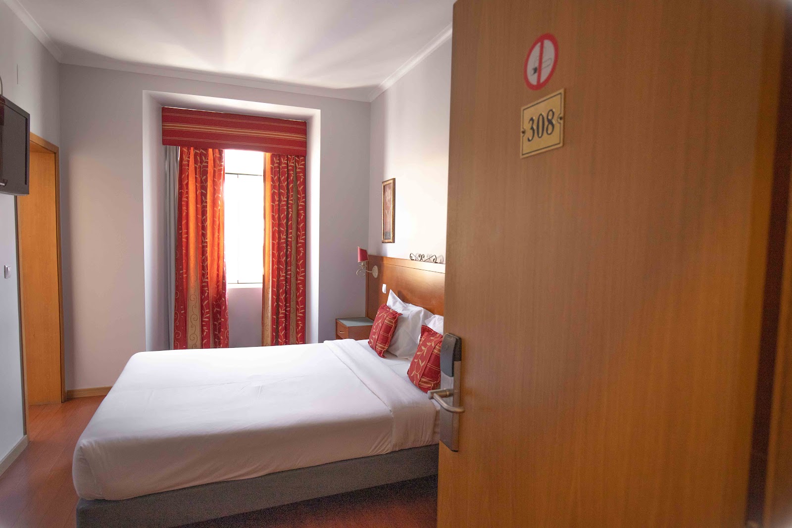 Grande Pensao Residencial Alcobia photo 7, hotel accommodation in Lisbon on the Camino Portuguese