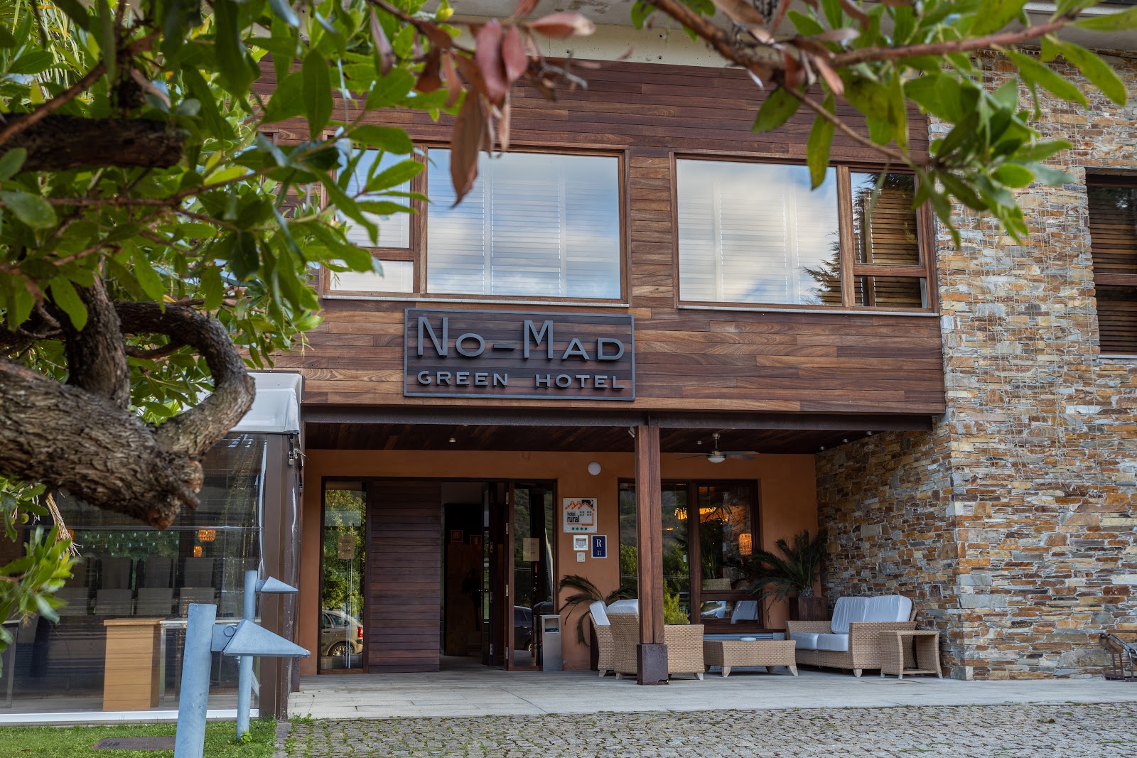 No-Mad Green Hotel photo 9, hotel accommodation in Molinaseca on the Camino Frances