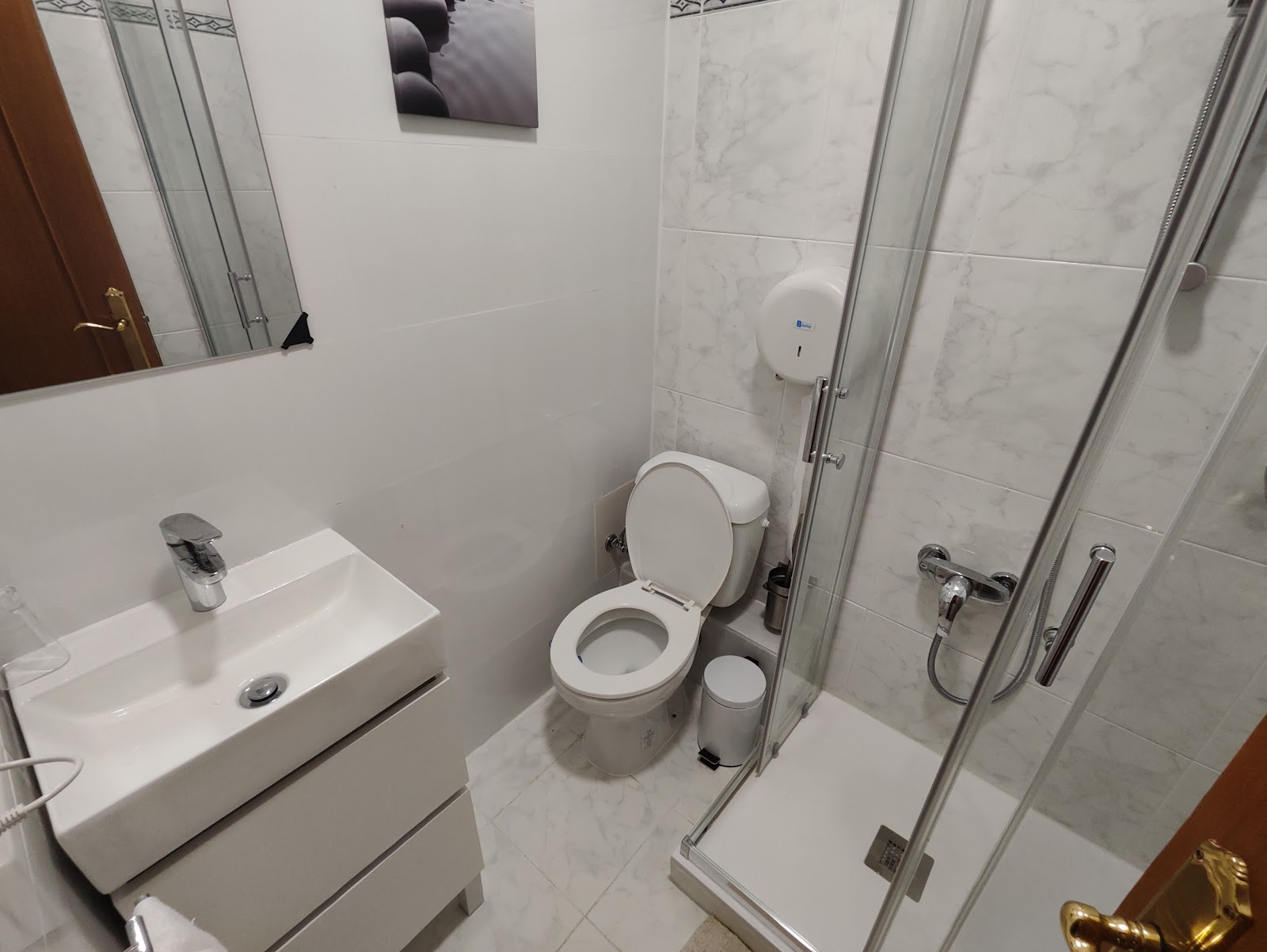 Pension Loinaz photo 5, guesthouse accommodation in San Sebastian on the Camino del Norte