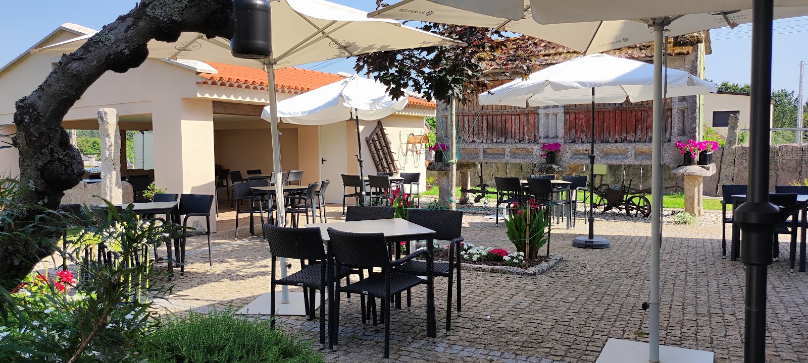 Ponte das febres, guesthouse accommodation in Camino complementario en Orbenlle on the Camino Portuguese