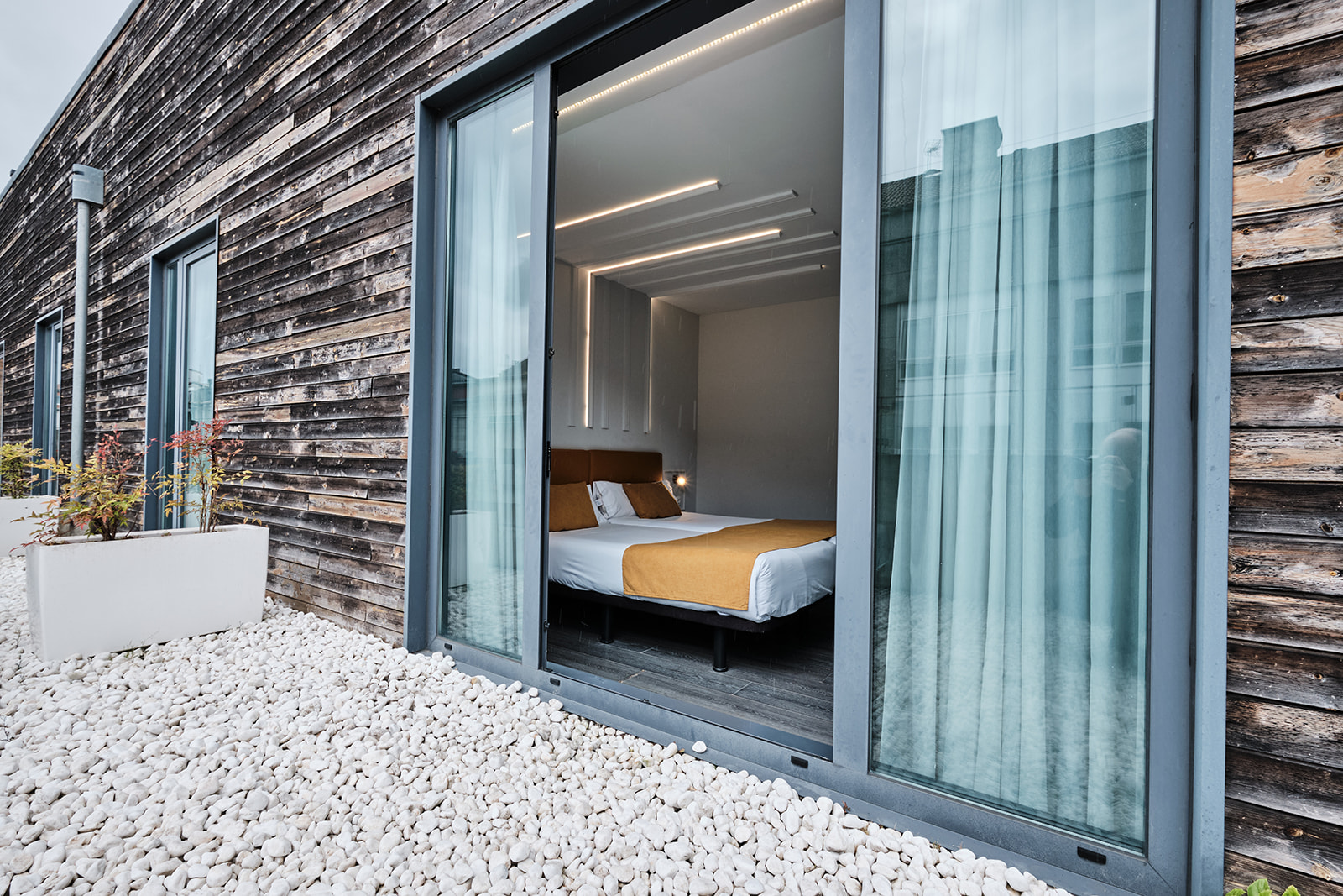 Hotel Lux Santiago, hotel accommodation in Santiago de Compostela on the Camino Frances