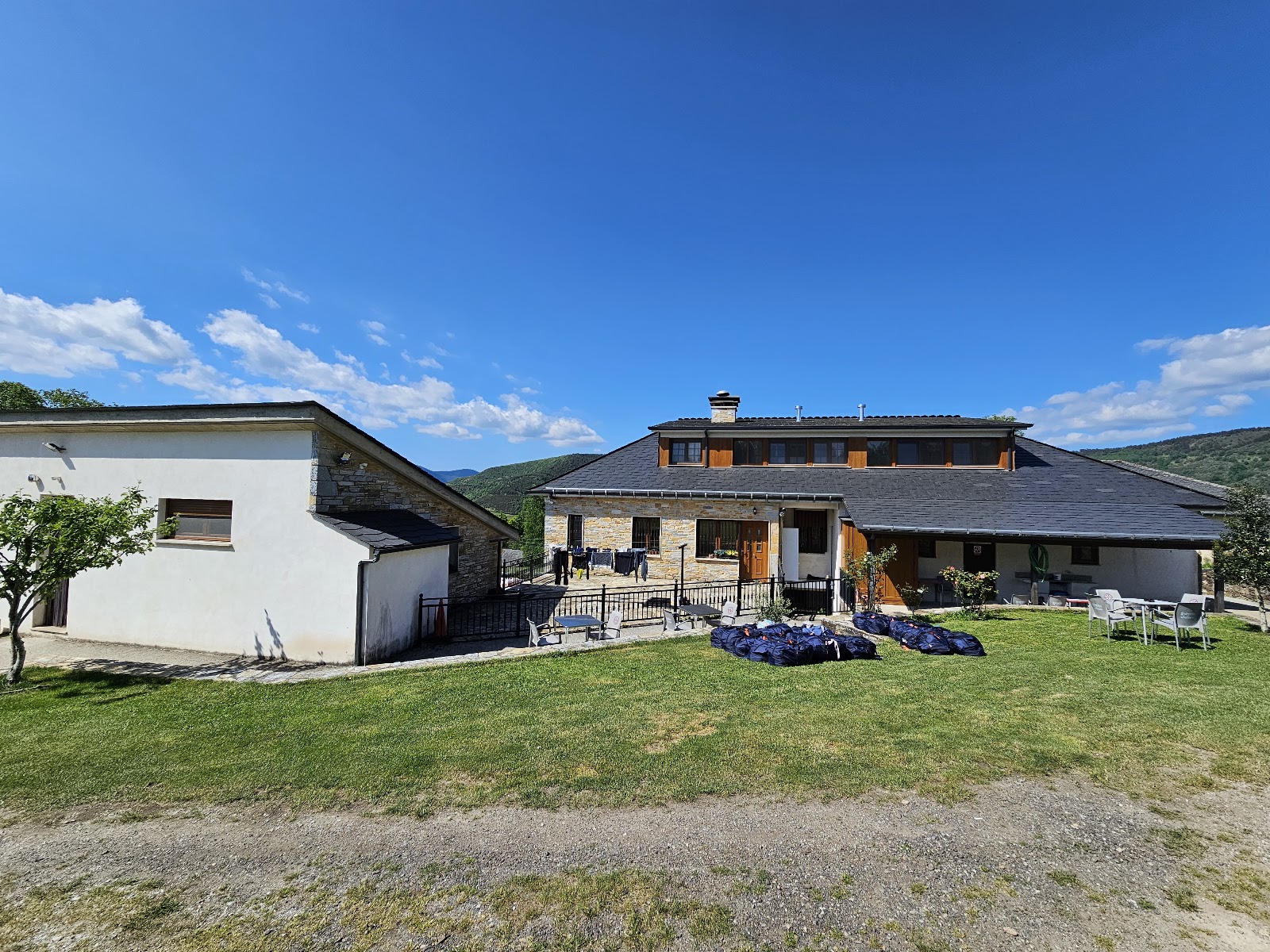 Bar Albergue La Escuela photo 4, hostel accommodation in Laguna de Castilla on the Camino Frances