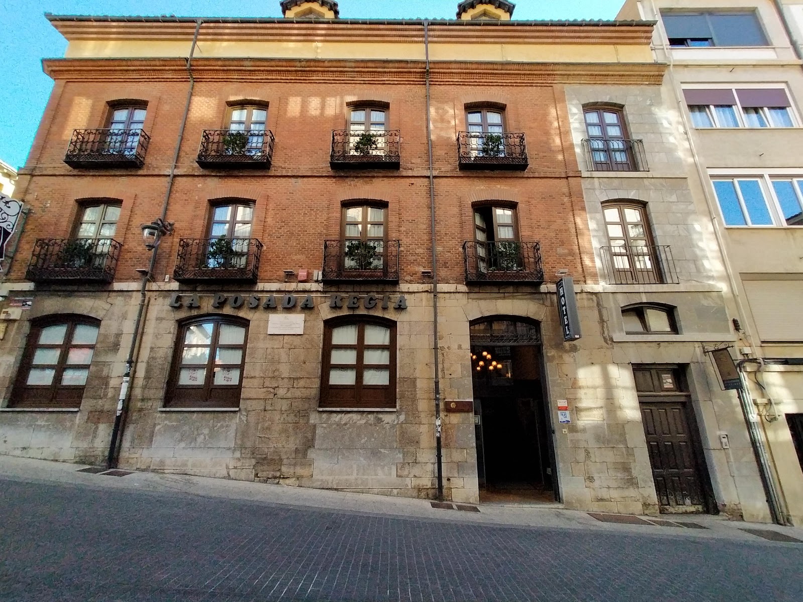 Hotel La Posada Regia photo 8, hotel accommodation in León on the Camino Frances
