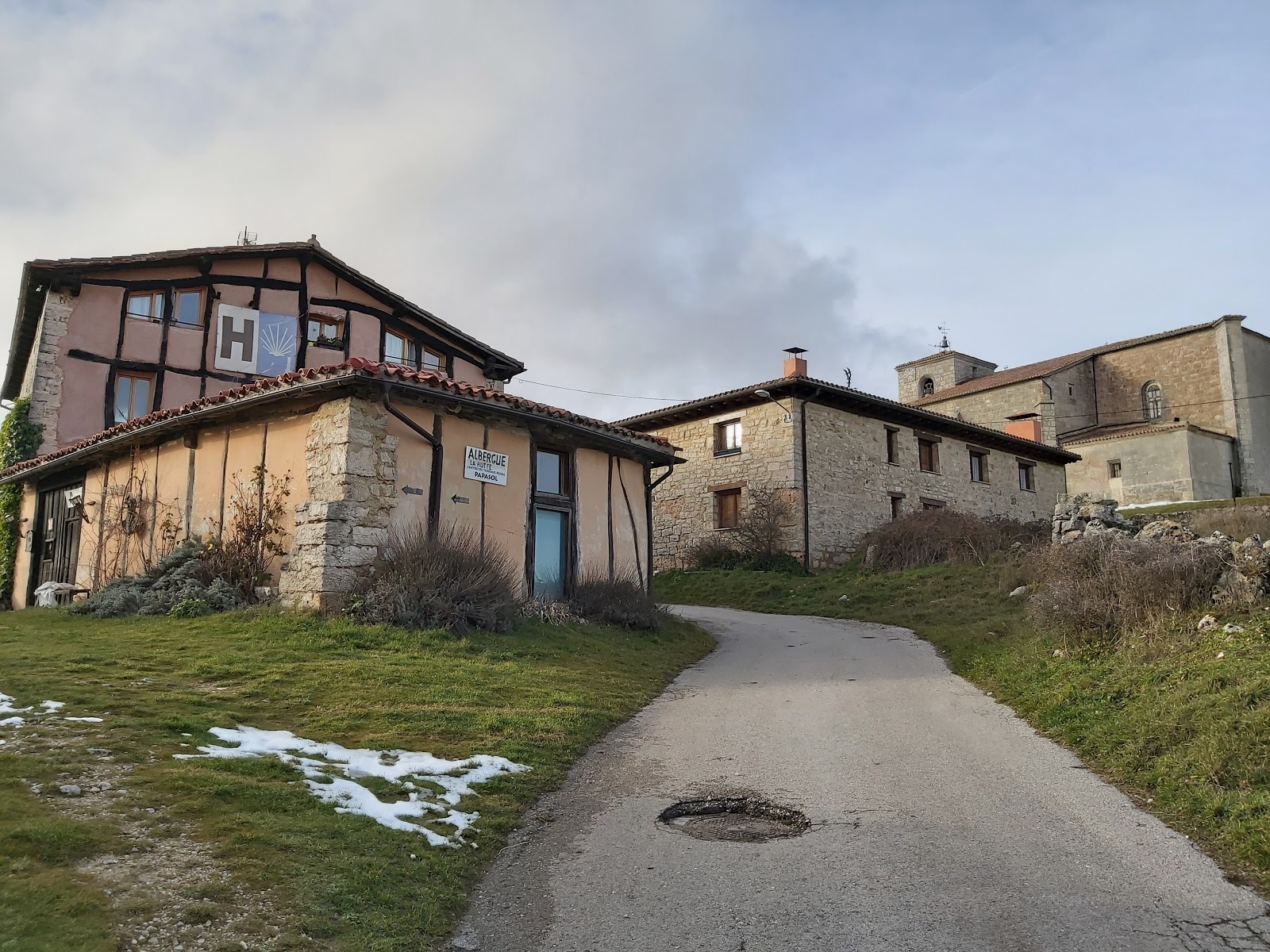 Albergue La Hutte, albergue accommodation in Atapuerca on the Camino Frances