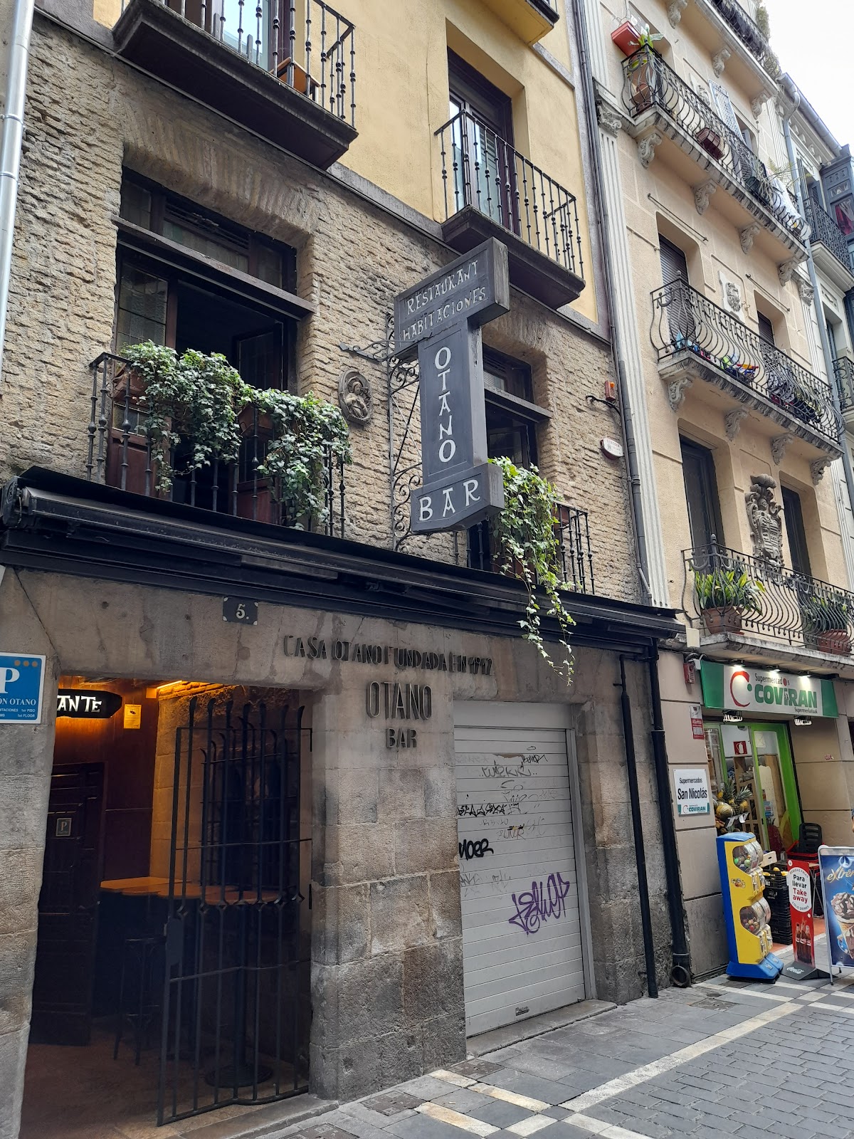 Casa Otano photo 19, guesthouse accommodation in Pamplona on the Camino Frances