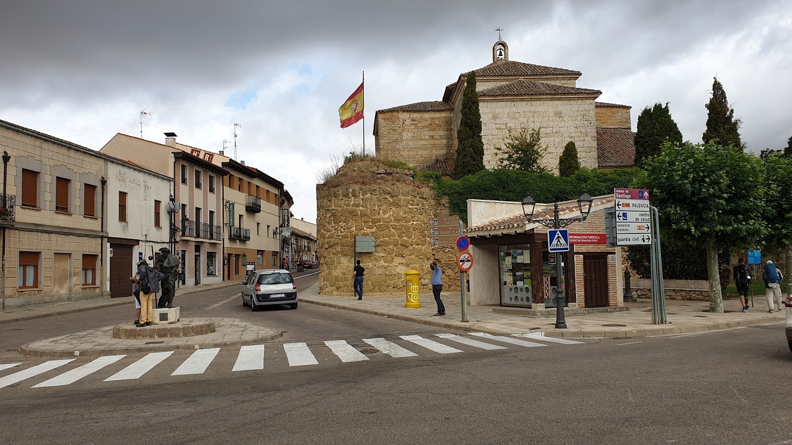 Hostel Parish Santa Maria del Camino, albergue accommodation in Carrión de los Condes on the Camino Frances