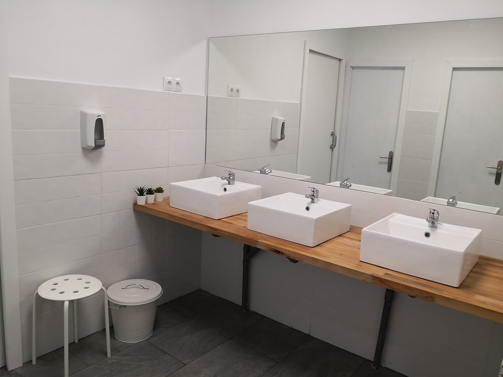 Albergue SCQ photo 3, albergue accommodation in Santiago de Compostela on the Camino Frances