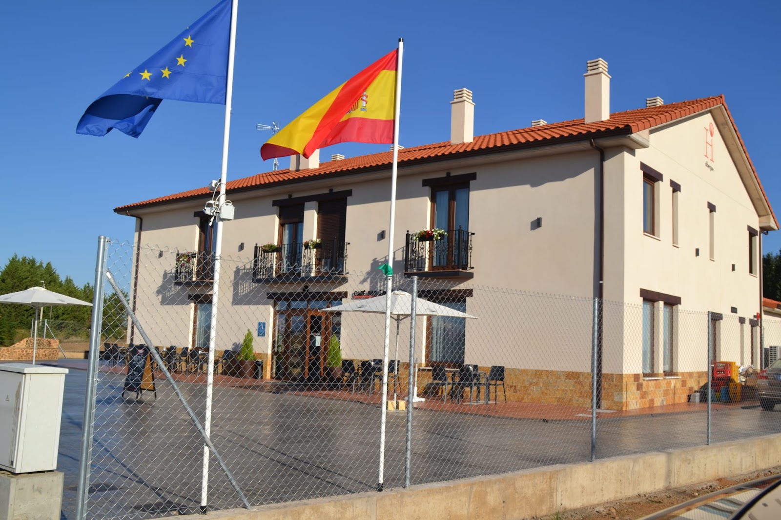 Albergue La Huella, albergue accommodation in San Martin del Camino on the Camino Frances