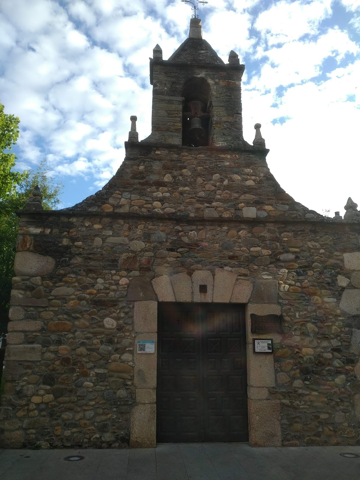 Castroventosa desde photo 7, unknown accommodation in Cacabelos on the Camino Frances