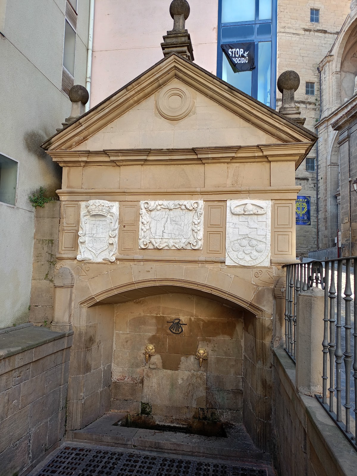 Church of Santiago el Real photo 7, albergue accommodation in Logroño on the Camino Frances