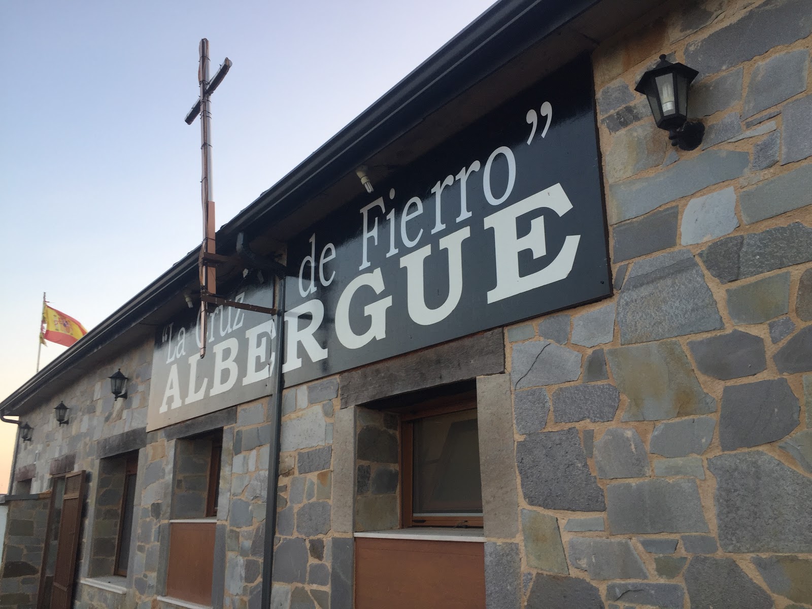 Albergue de peregrino Cruz de fierro photo 7, albergue accommodation in Foncebadón on the Camino Frances