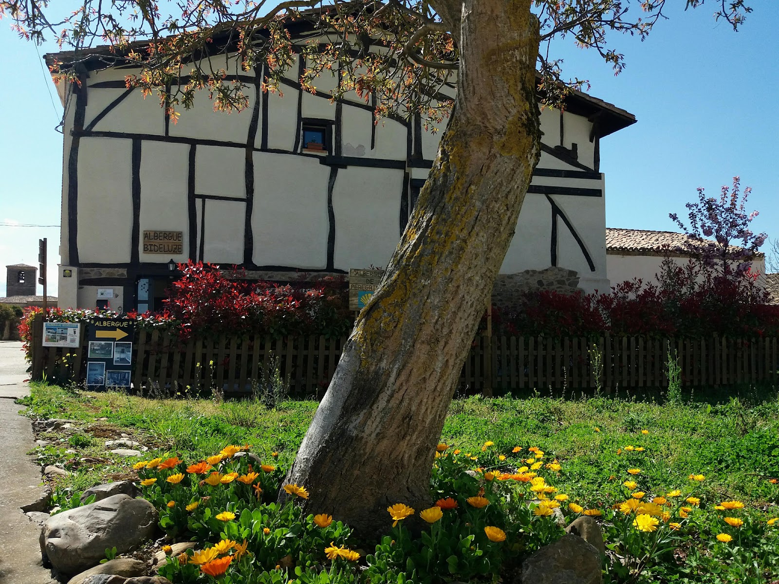 Albergue Bideluze, albergue accommodation in Castildelgado on the Camino Frances
