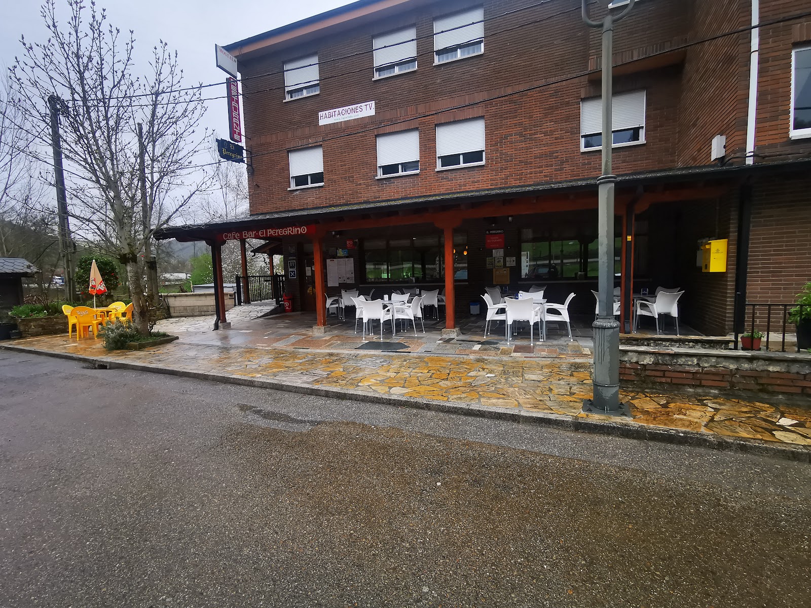 Bar-Restaurante Hostal El Peregrino photo 3, pension accommodation in La Portela de Valcarce on the Camino Frances