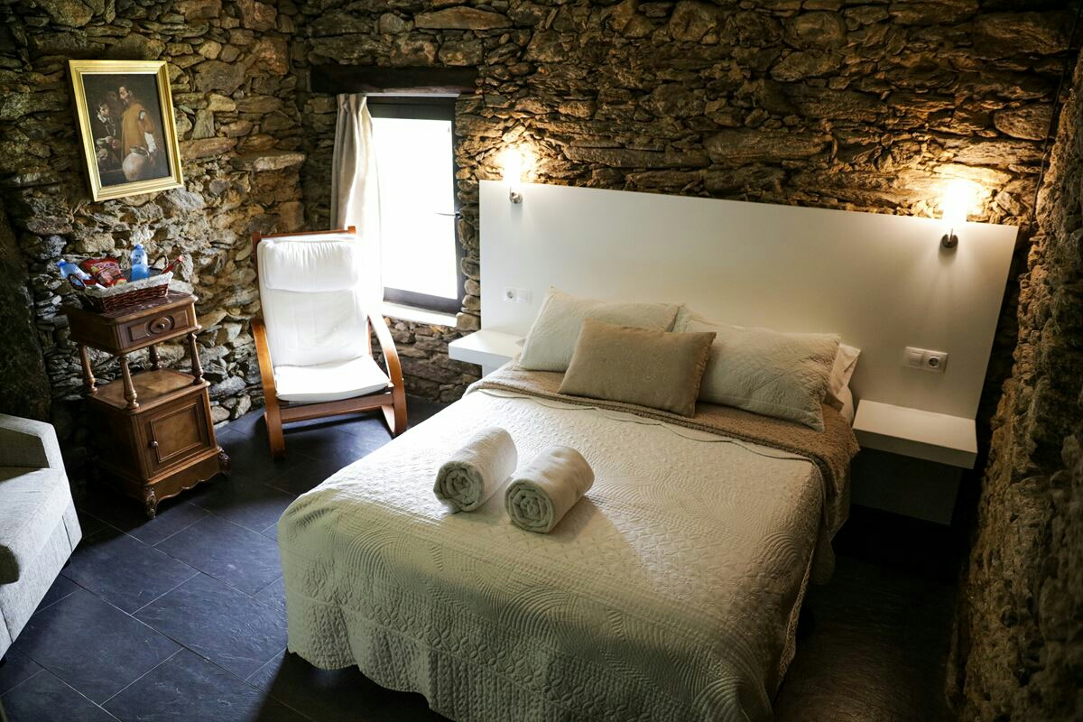 Albergue De Mercadoiro photo 2, albergue accommodation in Mercadoiro on the Camino Frances