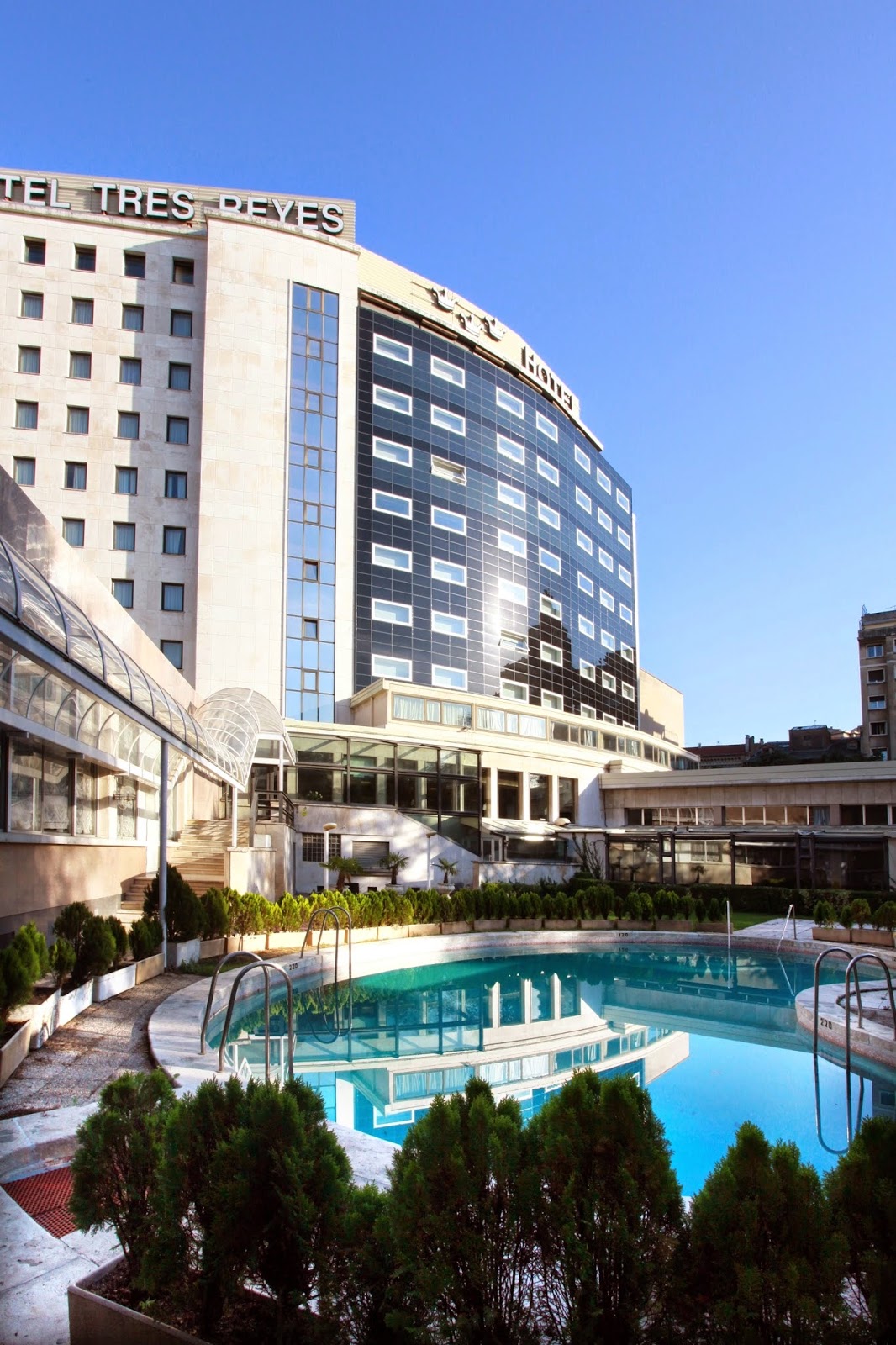 Hotel Tres Reyes Pamplona, hotel accommodation in Pamplona on the Camino Frances
