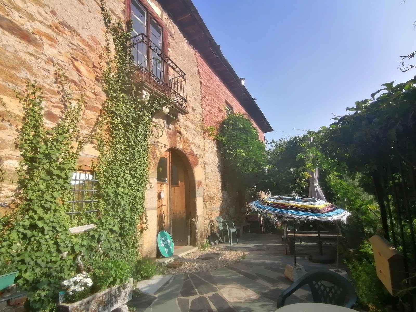 Albergue El Serbal y La Luna, albergue accommodation in Pieros on the Camino Frances
