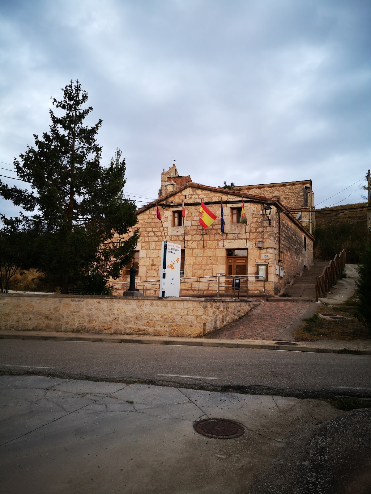 Albergue Santa Fé, albergue accommodation in Cardeñuela de Ríopico on the Camino Frances