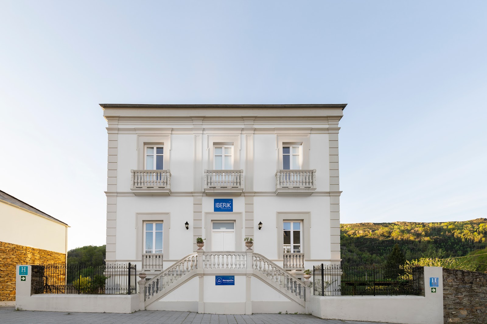 Hotel Alda Triacastela, hotel accommodation in Triacastela on the Camino Frances