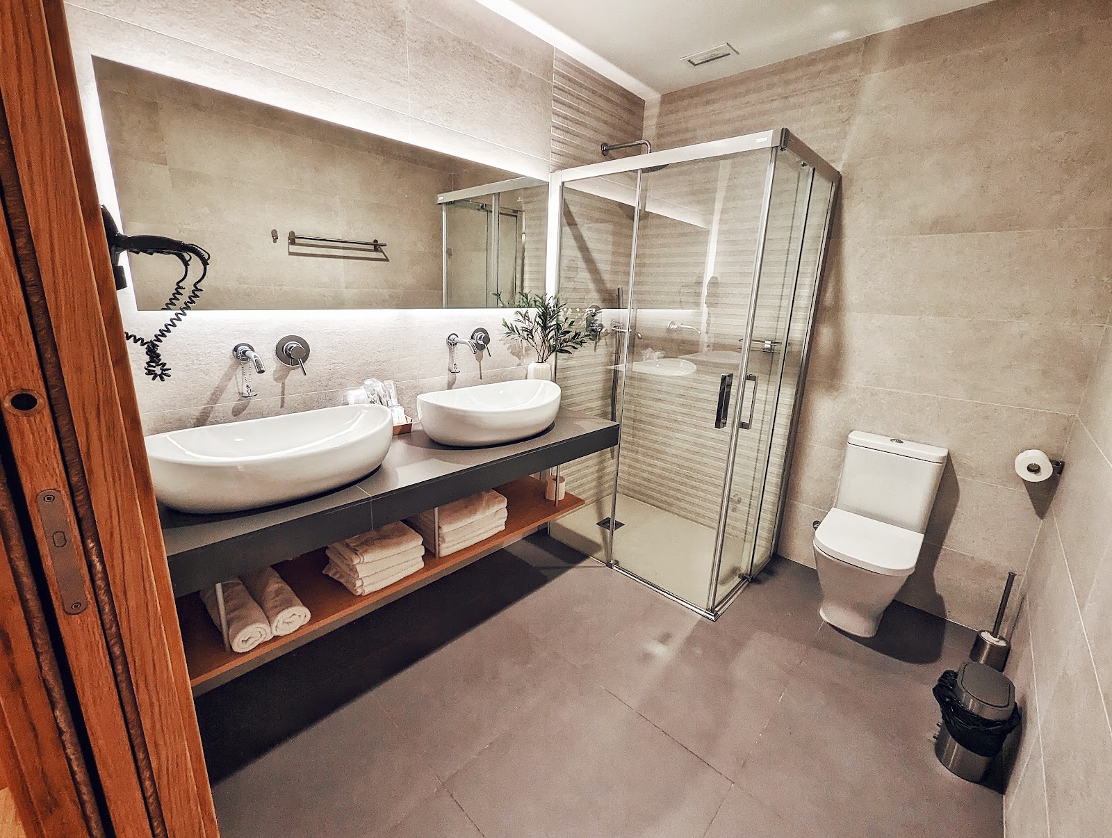 Hotel Restaurante Casa Luisa photo 3, hotel accommodation in Ayegui on the Camino Frances