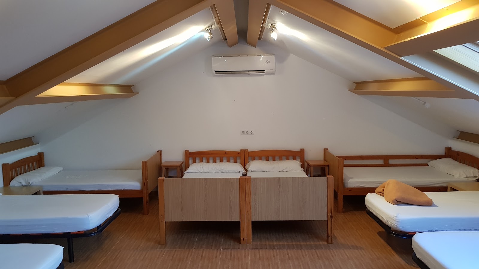 ALBERGUE EDREIRA photo 12, albergue accommodation in Pedrouze / Arca on the Camino Frances