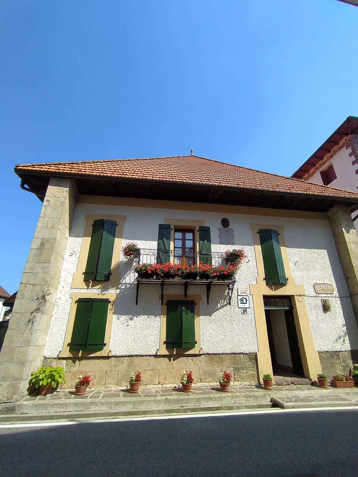 Casa Rural Bergara, pension accommodation in Auritz / Burguete on the Camino Frances