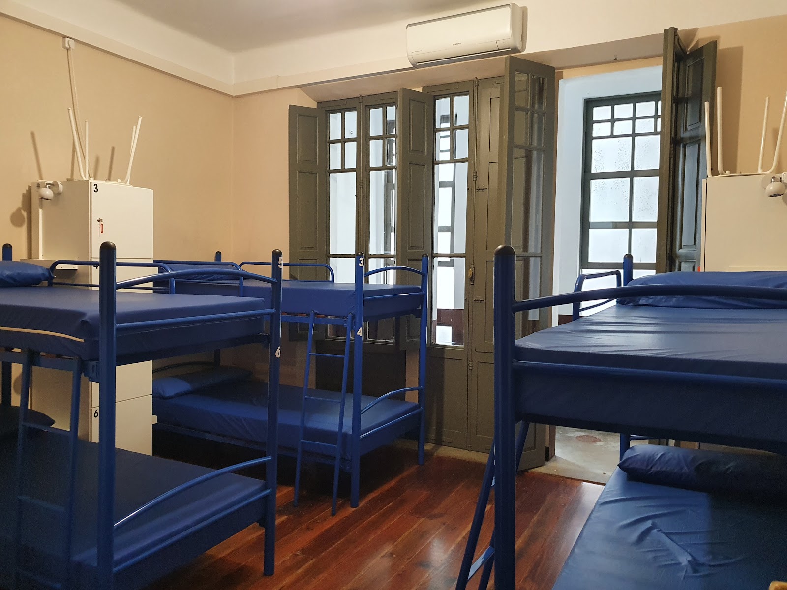 Albergue O Cruceiro photo 3, albergue accommodation in Melide on the Camino Frances