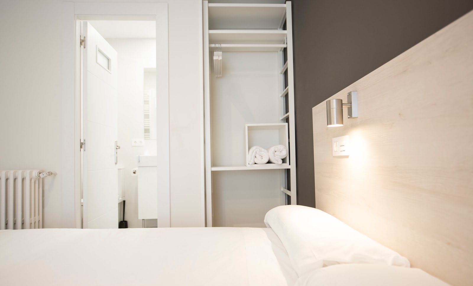 Happy Hostal Carrales | Alojamiento en el Centro de Burgos photo 8, pension accommodation in Burgos on the Camino Frances