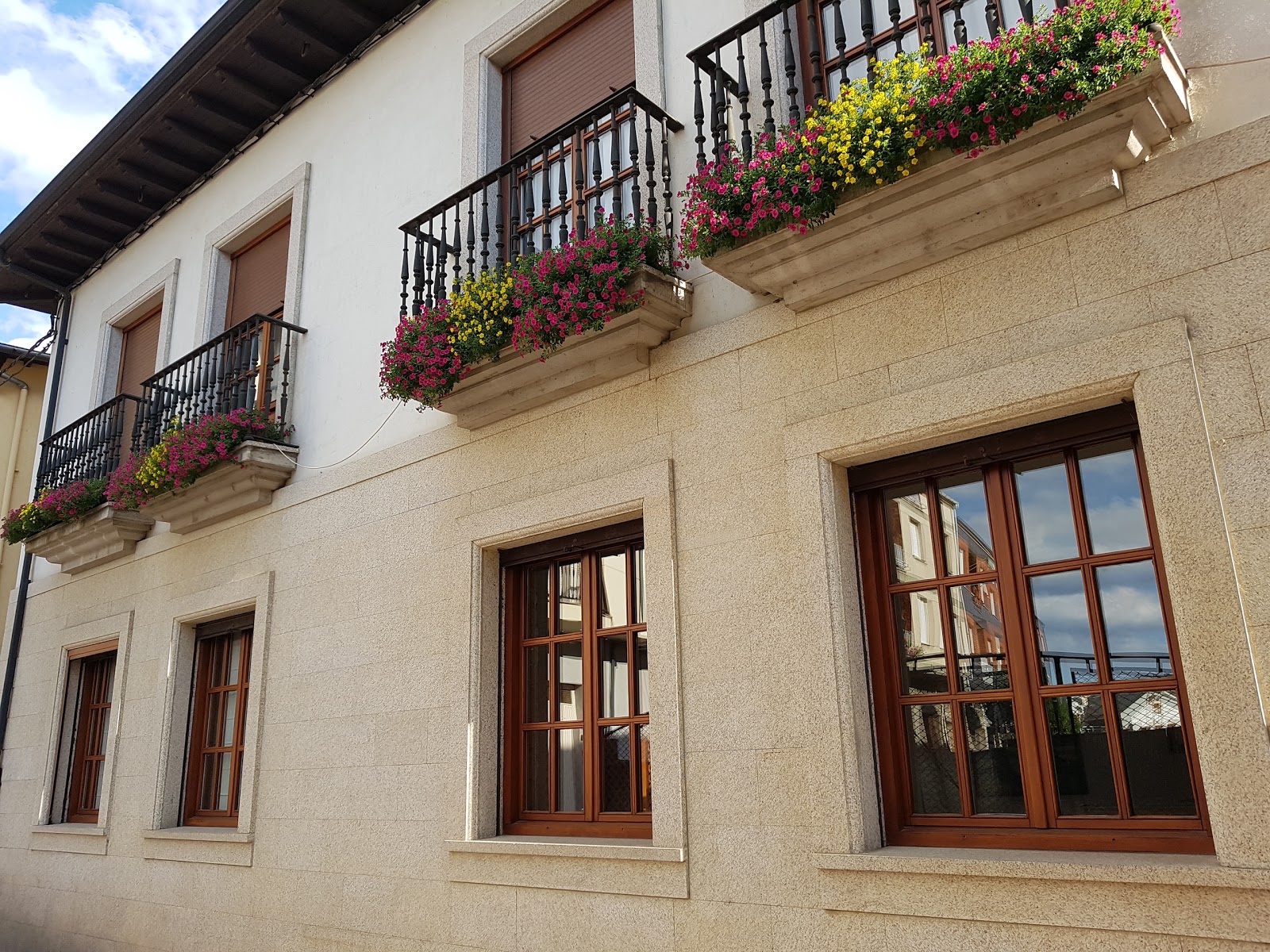 Hostal Santa María, pension accommodation in Cacabelos on the Camino Frances