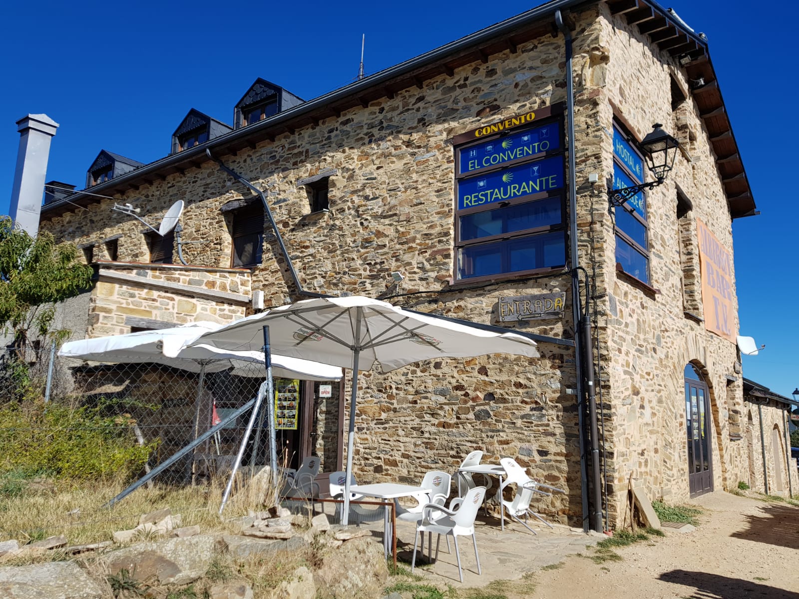 Albergue El Convento de Foncebadón, albergue accommodation in Foncebadón on the Camino Frances