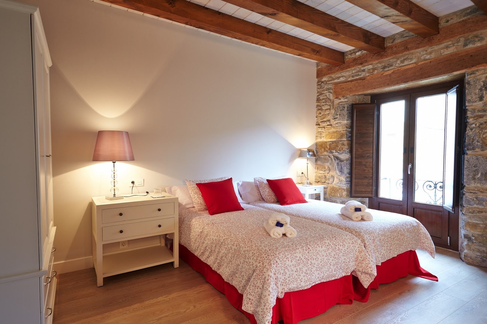 Casa de Pío. Casa Rural photo 2, apartment accommodation in Larrasoaña on the Camino Frances