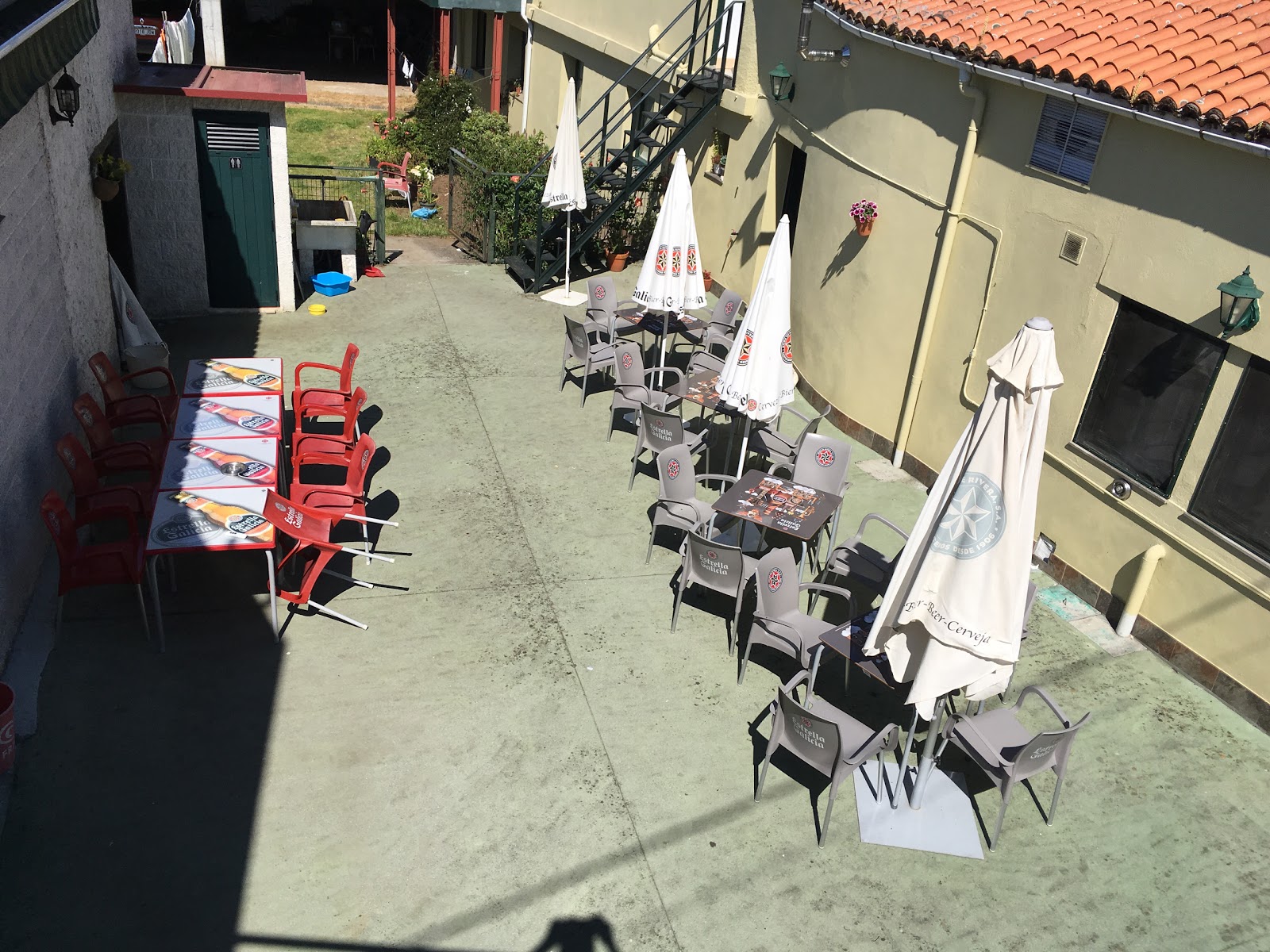 Pensión O' Mesón Cafe-Bar, pension accommodation in Brea/San Miguel de Cerceda on the Camino Frances