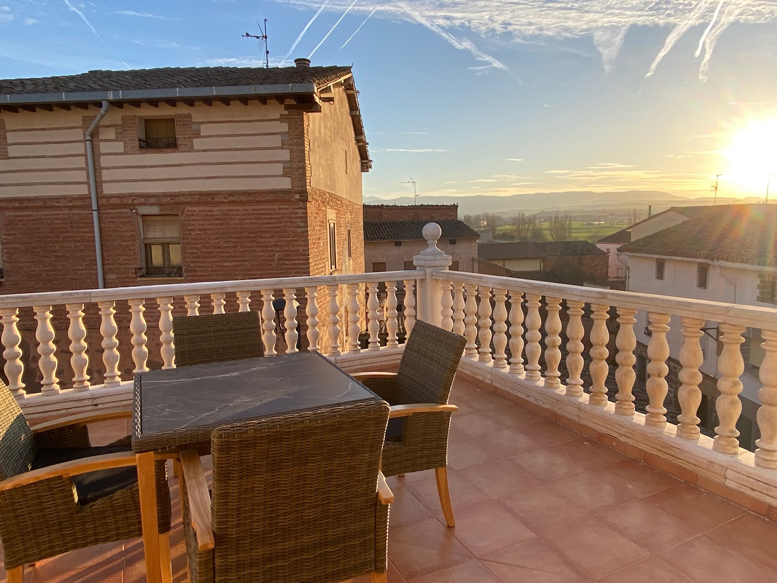 CASA RURAL LA PLAZA AZOFRA, pension accommodation in Azofra on the Camino Frances
