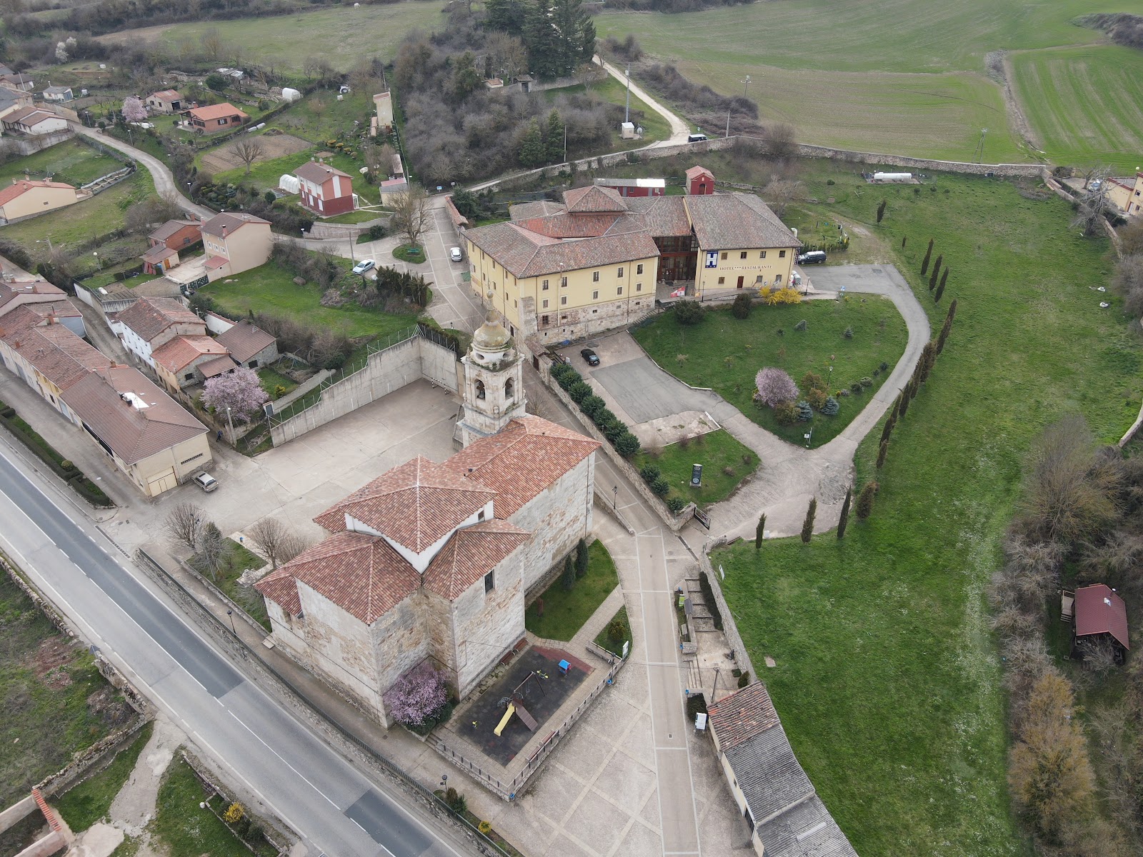 Hotel Restaurante San Antón Abad, hotel accommodation in Villafranca Montes de Oca on the Camino Frances