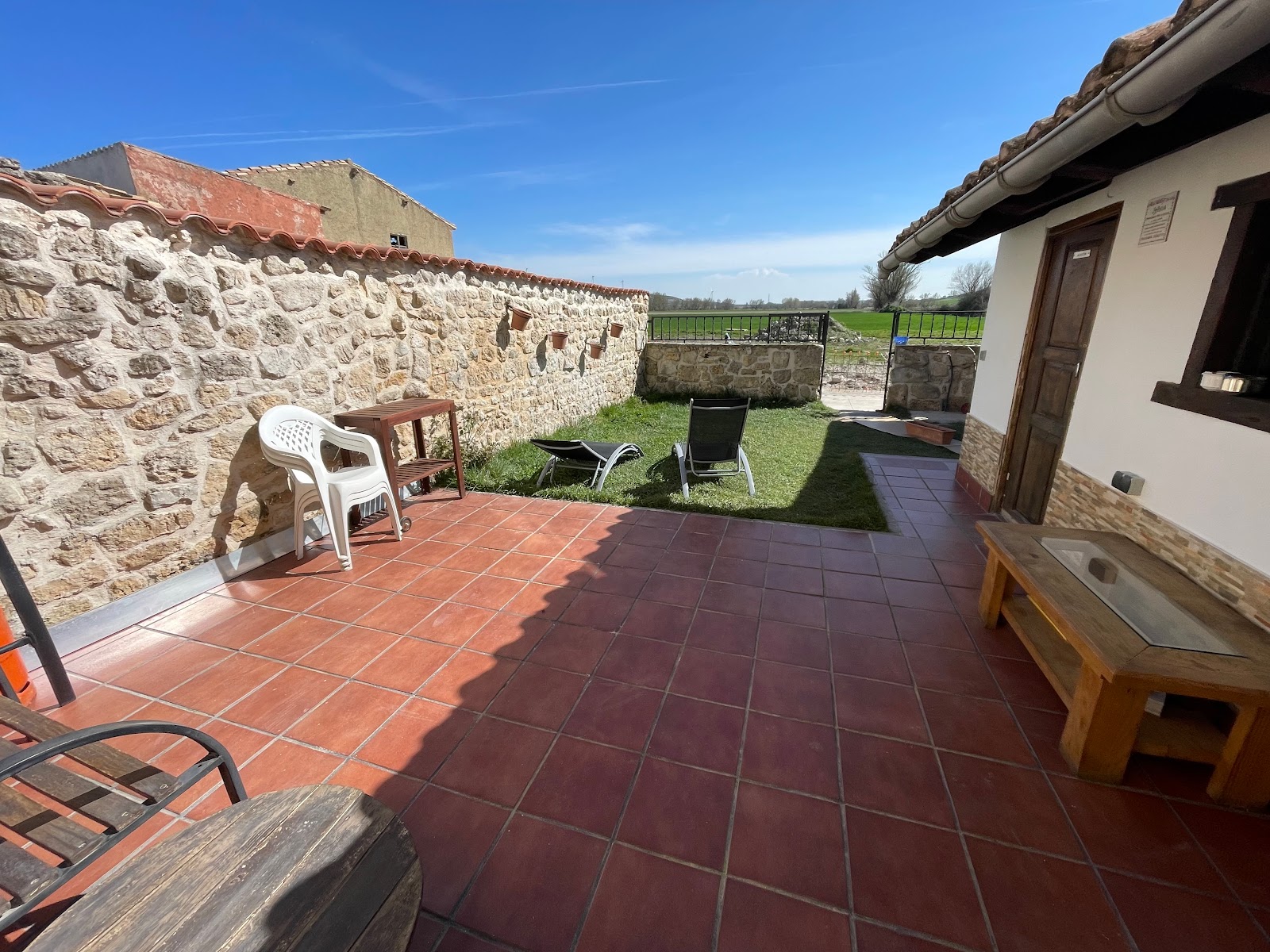 Albergue El Alfar de Rosalía, albergue accommodation in Hornillos del Camino on the Camino Frances
