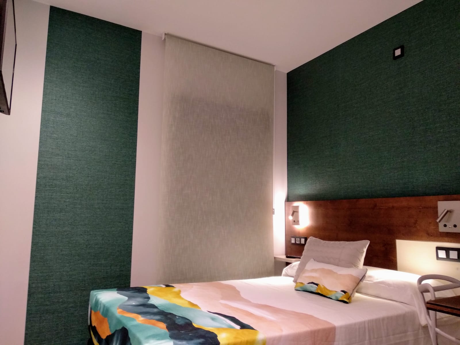 Hostal Cantón Plaza photo 4, hotel accommodation in Hospital de Orbigo on the Camino Frances