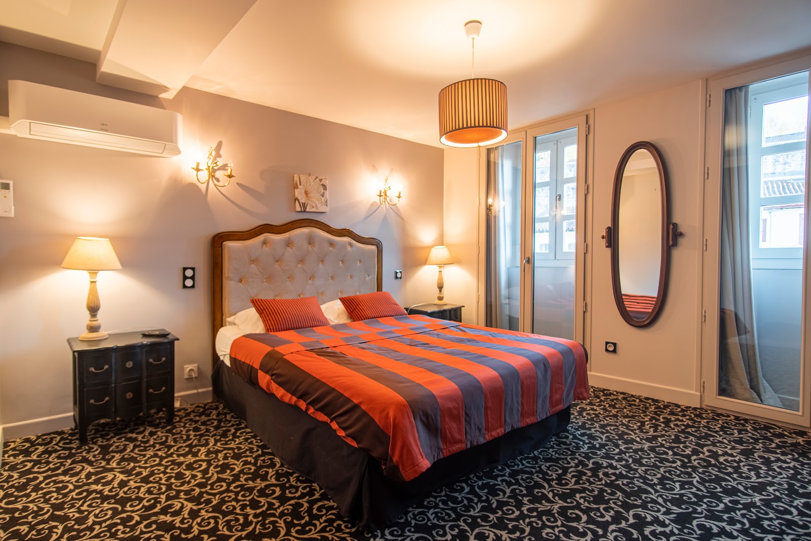 Restaurant Hotel Itzalpea photo 2, hotel accommodation in St Jean Pied de Port on the Camino Frances