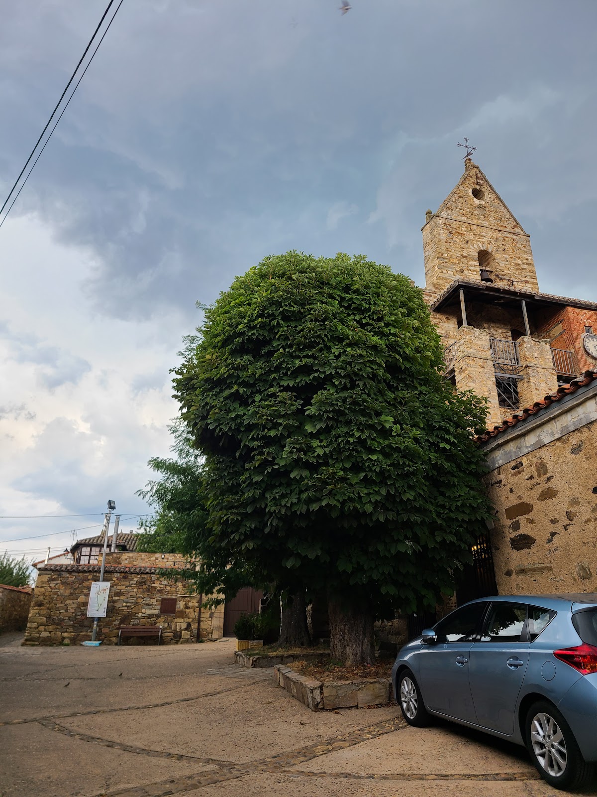 Refugio Gaucelmo photo 10, albergue accommodation in Rabanal del Camino on the Camino Frances