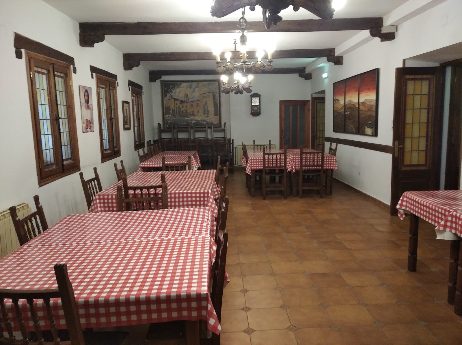 Albergue de la Santa Cruz photo 7, albergue accommodation in Sahagún on the Camino Frances