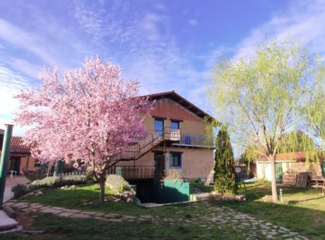 Hostería Casa Flor photo 4, albergue accommodation in Murias de Rechivaldo on the Camino Frances
