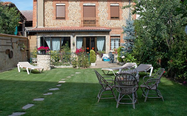 Hotel Rural Nuestra Senora de Lourdes, hotel accommodation in Hospital de Orbigo on the Camino Frances