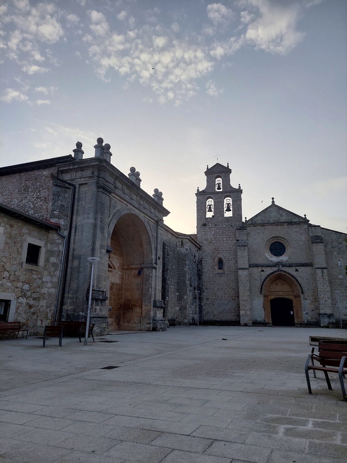Monasterio de Santa María de Carbajal photo 2, albergue accommodation in León on the Camino Frances