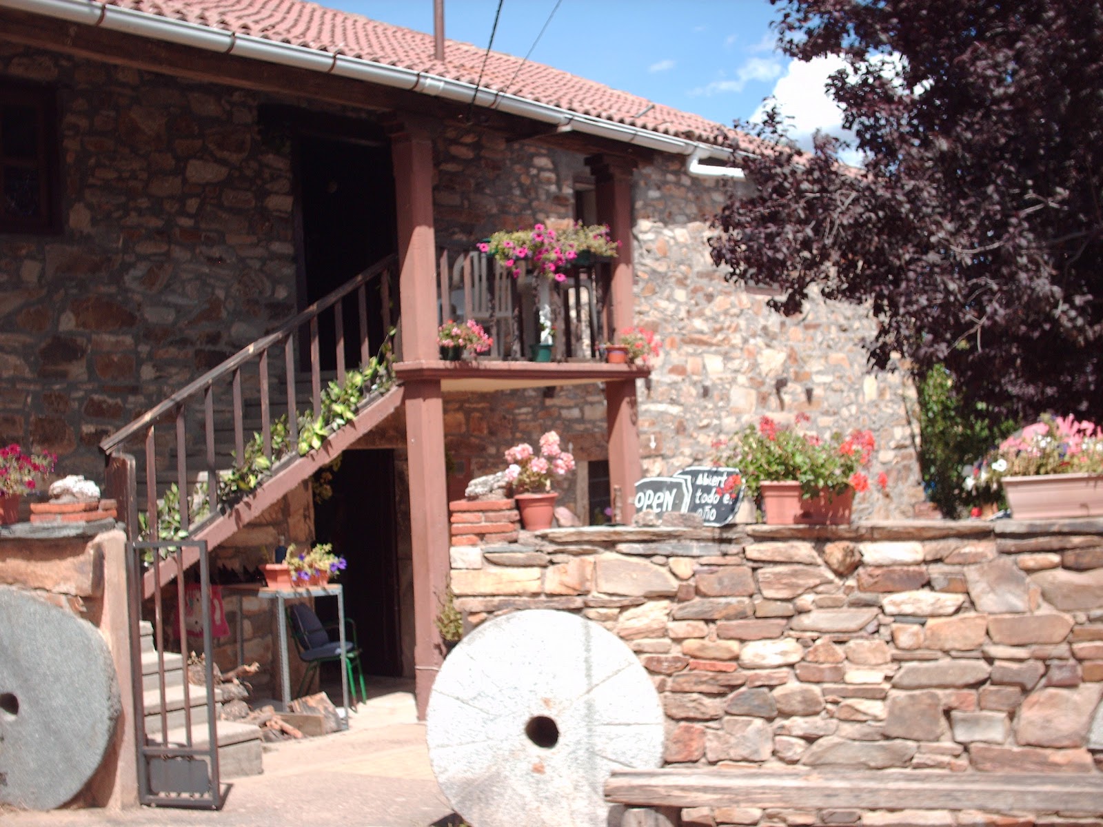 Albergue municipal de Rabanal del Camino, albergue accommodation in Rabanal del Camino on the Camino Frances