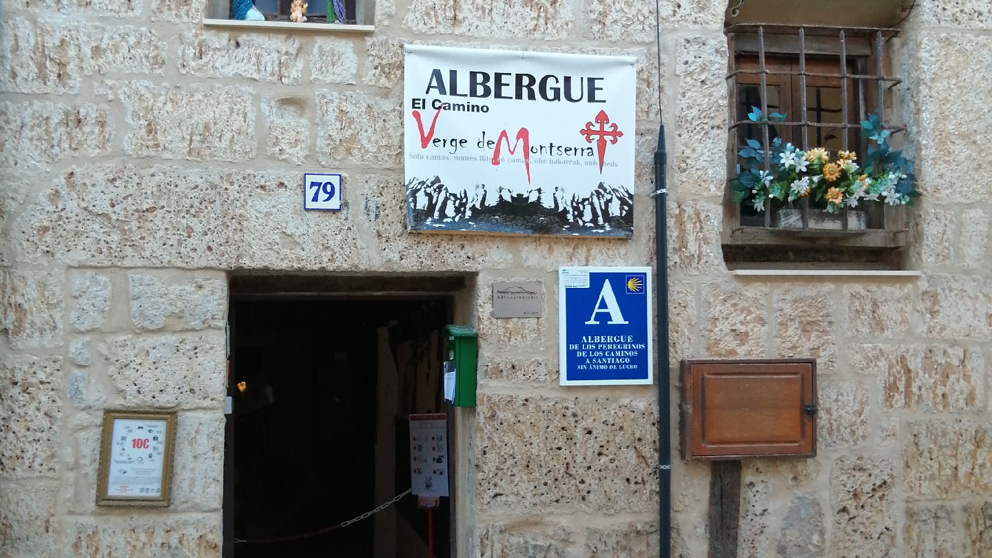 Albergue El camino Verge de Montserrat, albergue accommodation in Castrojeriz on the Camino Frances